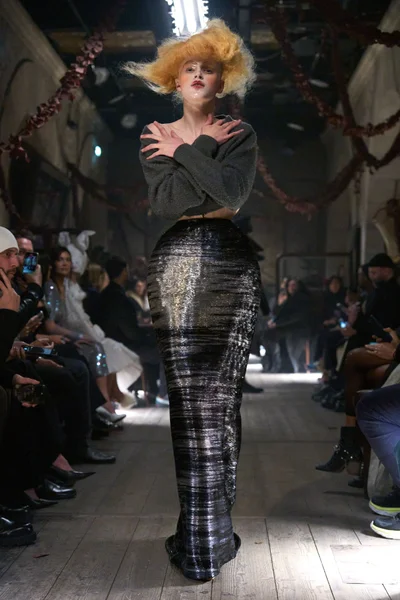 Look 15